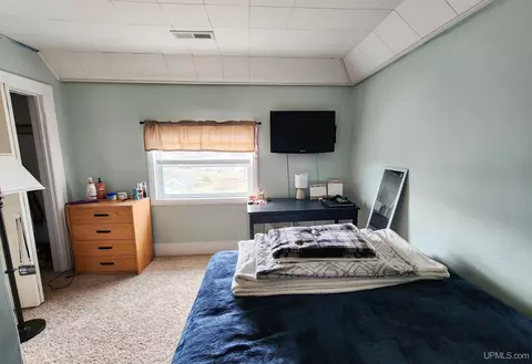 Bedroom - 423 W Empire, Ishpeming, MI 49849 photo 2 of 6