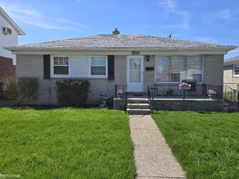 25111 Normandy, Roseville, MI 48066
