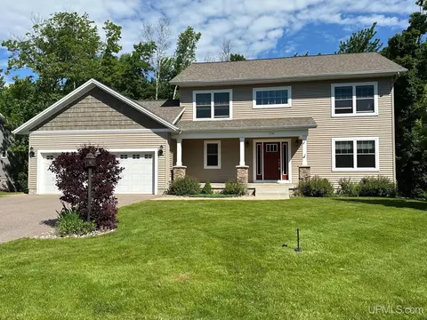 714 Horizons, Marquette, MI 49855