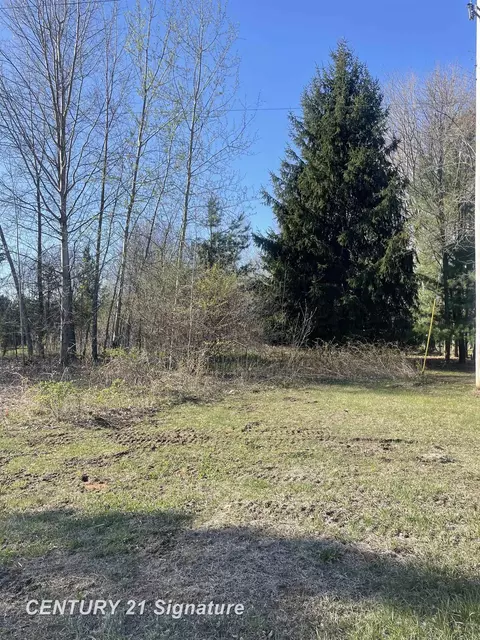 2692 E Laporte, Hemlock, MI 48626