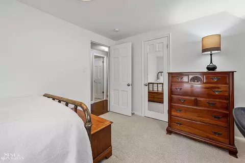 Bedroom - 64 Hawthorne, Grosse Pointe Shores, MI 48236 photo 4 of 6