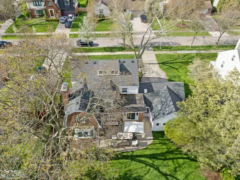 View/Area - 64 Hawthorne, Grosse Pointe Shores, MI 48236 photo 9 of 20