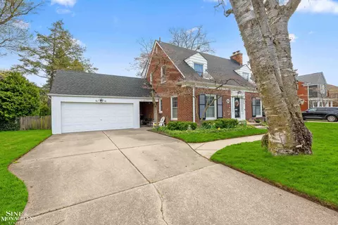 Exterior - 64 Hawthorne, Grosse Pointe Shores, MI 48236 photo 12 of 15