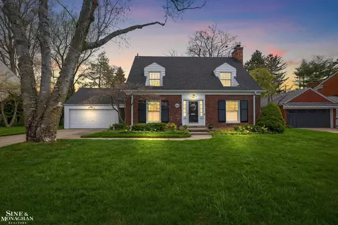 Exterior - 64 Hawthorne, Grosse Pointe Shores, MI 48236 photo 14 of 15