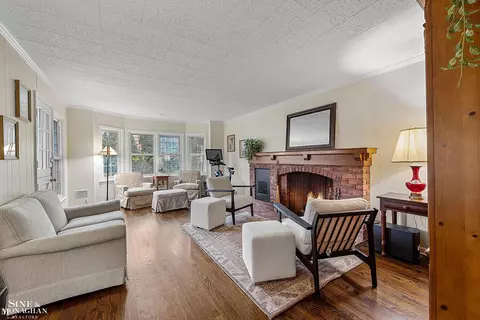 Living - 64 Hawthorne, Grosse Pointe Shores, MI 48236 photo 5 of 8