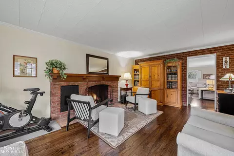 Living - 64 Hawthorne, Grosse Pointe Shores, MI 48236 photo 7 of 8