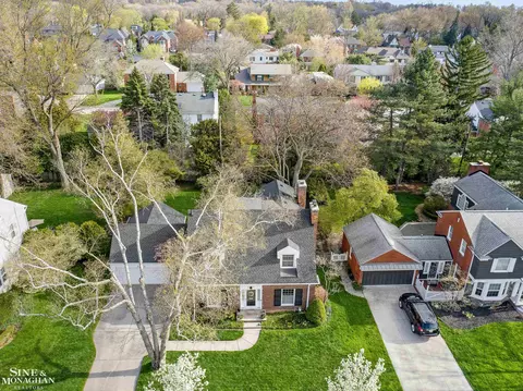 View/Area - 64 Hawthorne, Grosse Pointe Shores, MI 48236 photo 6 of 20