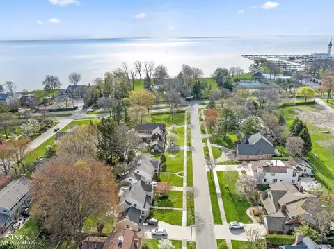 View/Area - 64 Hawthorne, Grosse Pointe Shores, MI 48236 photo 5 of 20