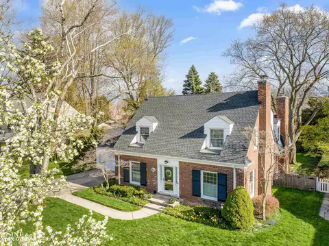 Exterior - 64 Hawthorne, Grosse Pointe Shores, MI 48236 photo 9 of 15