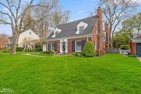 Exterior - 64 Hawthorne, Grosse Pointe Shores, MI 48236 photo 11 of 15