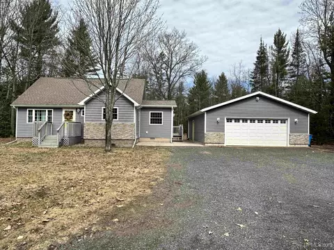 21 Carrie, Negaunee, MI 49866