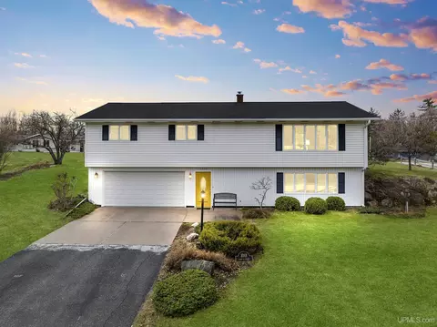 1001 E D, Iron Mountain, MI 49801