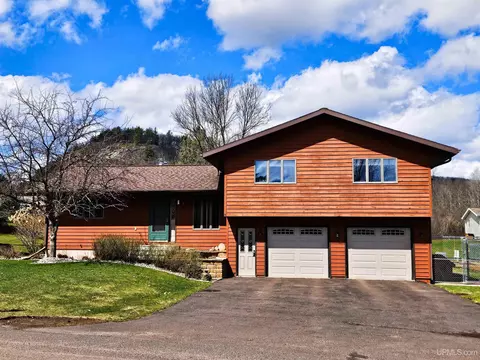 1010 E Gold, Bessemer, MI 49911