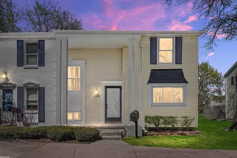 37609 Charter Oaks, Clinton Township, MI 48036