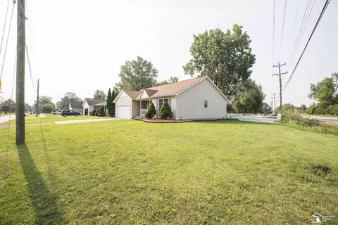 Exterior - 26185 Matilda, Flat Rock, MI 48134 photo 6 of 12