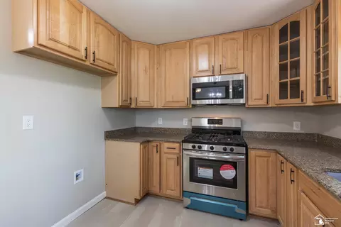 Kitchen - 26185 Matilda, Flat Rock, MI 48134 photo 6 of 9