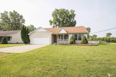 Exterior - 26185 Matilda, Flat Rock, MI 48134 photo 4 of 12
