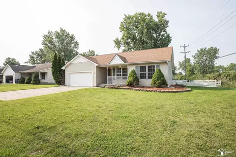 Exterior - 26185 Matilda, Flat Rock, MI 48134 photo 2 of 12