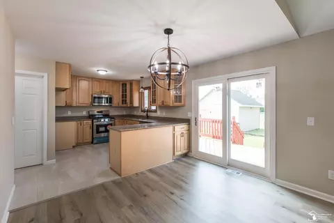 Kitchen - 26185 Matilda, Flat Rock, MI 48134 photo 2 of 9