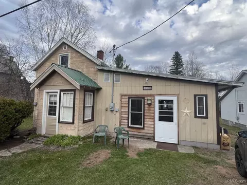 41830 S Hamar, Chassell, MI 49916