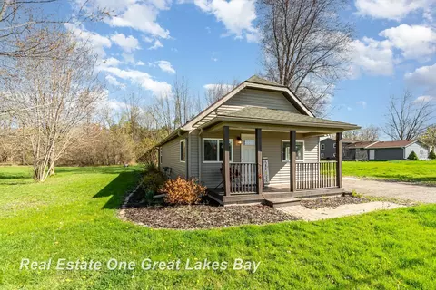 2233 E Stewart, Midland, MI 48640