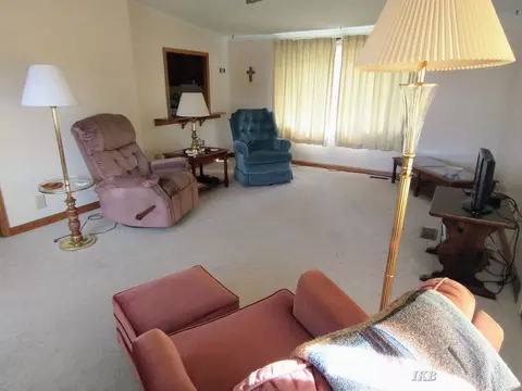 Bedroom - 264 274 Flynn, Gladwin, MI 48624 photo 1 of 4
