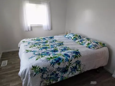 Bedroom - 264 274 Flynn, Gladwin, MI 48624 photo 2 of 4