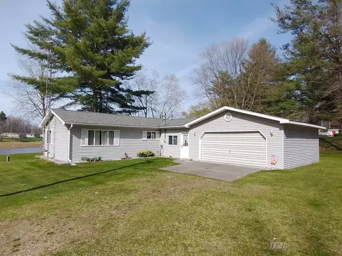 Exterior - 264 274 Flynn, Gladwin, MI 48624 photo 9 of 16