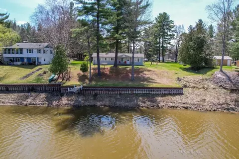 View/Area - 264 274 Flynn, Gladwin, MI 48624 photo 2 of 14