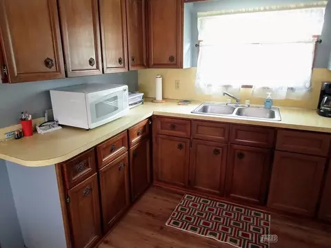 Kitchen - 264 274 Flynn, Gladwin, MI 48624 photo 4 of 5