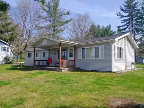 Exterior - 264 274 Flynn, Gladwin, MI 48624 photo 3 of 16