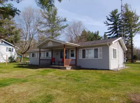 Exterior - 264 274 Flynn, Gladwin, MI 48624 photo 8 of 16