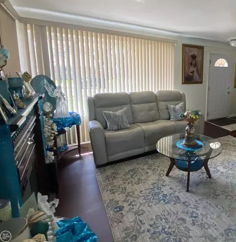 24900 Roxana, Eastpointe, MI 48021 photo 3