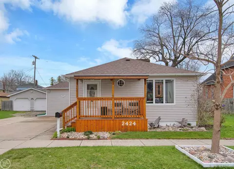 2424 Maple, Port Huron, MI 48060