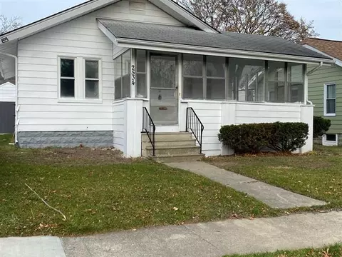 2534 Tiffin, Flint, MI 48504