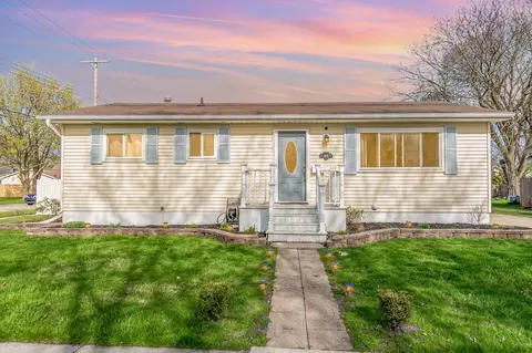 1901 S Warner, Bay City, MI 48706