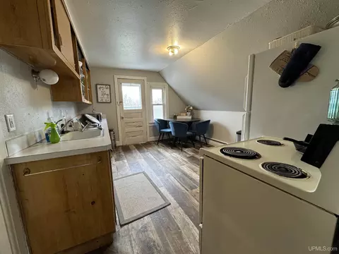322 S 8th, Escanaba, MI 49829 photo 15