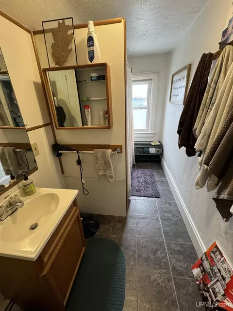 322 S 8th, Escanaba, MI 49829 photo 14