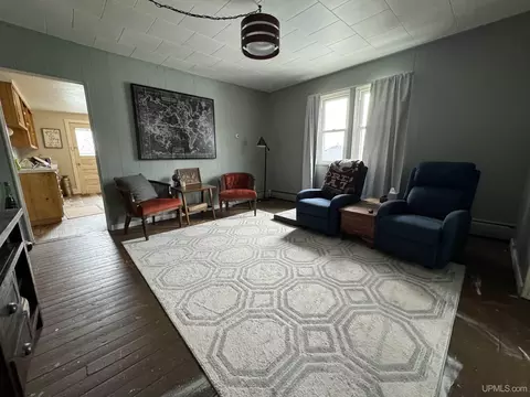 322 S 8th, Escanaba, MI 49829 photo 8