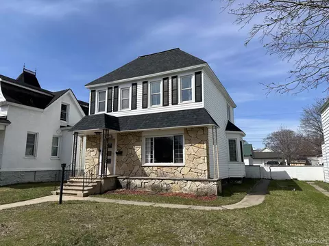 322 S 8th, Escanaba, MI 49829