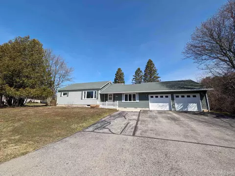 800 Manistique, Manistique, MI 49854