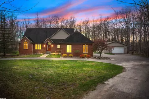 5856 Timberwood, Almont, MI 48003