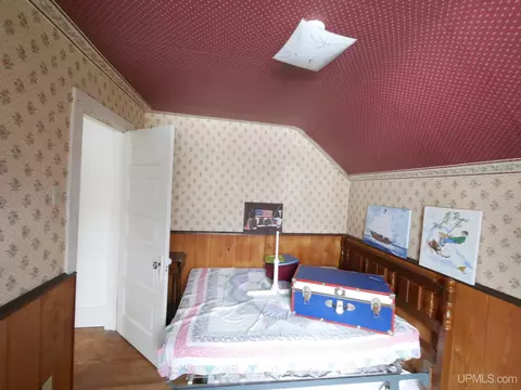 Bedroom - 3545 Seneca Location, Mohawk, MI 49950 photo 4 of 10