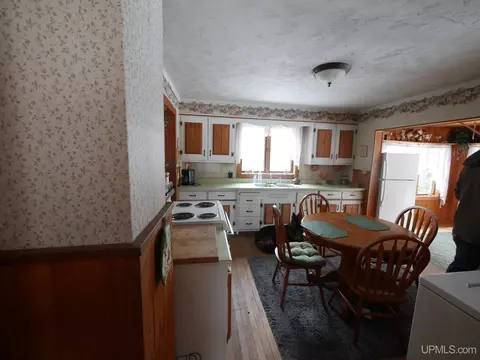Kitchen - 3545 Seneca Location, Mohawk, MI 49950 photo 2 of 2