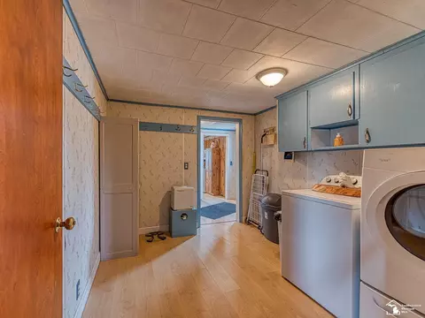 Kitchen - 1983 Ida Maybee, Monroe, MI 48162 photo 2 of 2