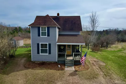 128 Dalton, Skandia, MI 49885