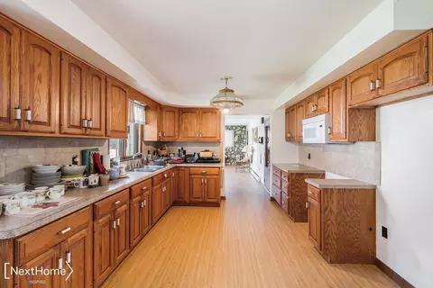 Kitchen - 11655 Maple, Birch Run, MI 48415 photo 2 of 3