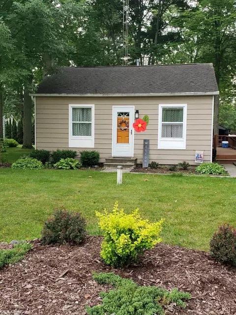 7334 Maplewood, Lexington, MI 48450