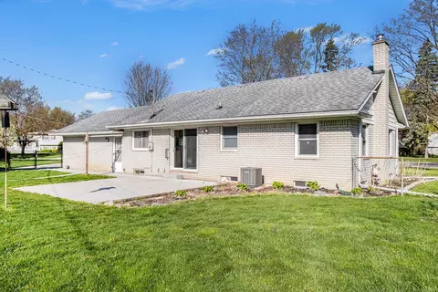 Exterior - 4359 Captains Ln, Flint, MI 48507 photo 7 of 12