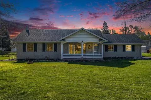 Exterior - 4359 Captains Ln, Flint, MI 48507 photo 9 of 12